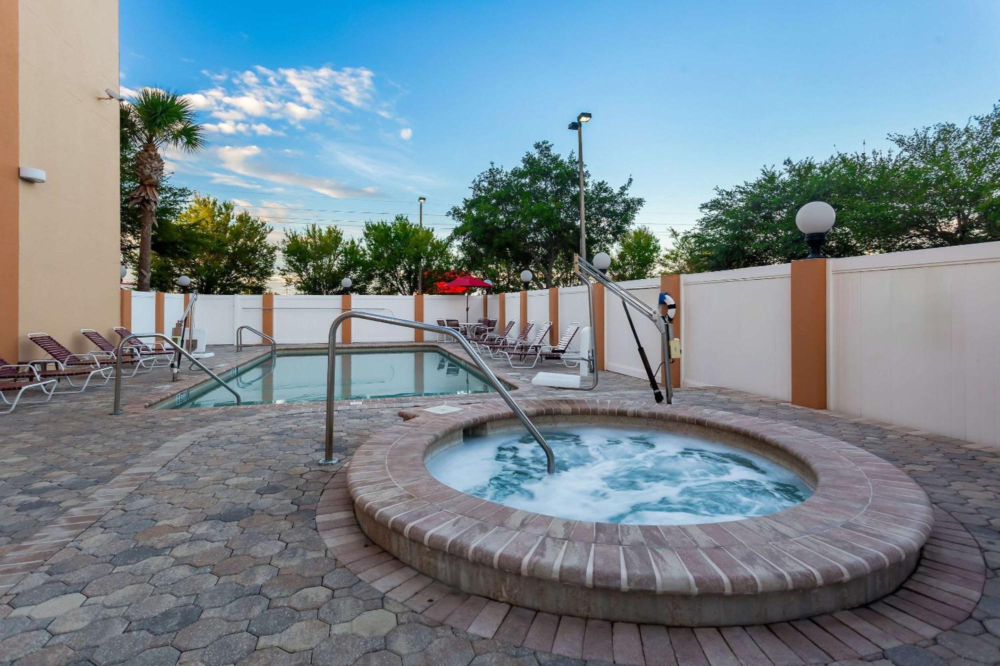 Comfort Suites Tampa Airport North Dış mekan fotoğraf
